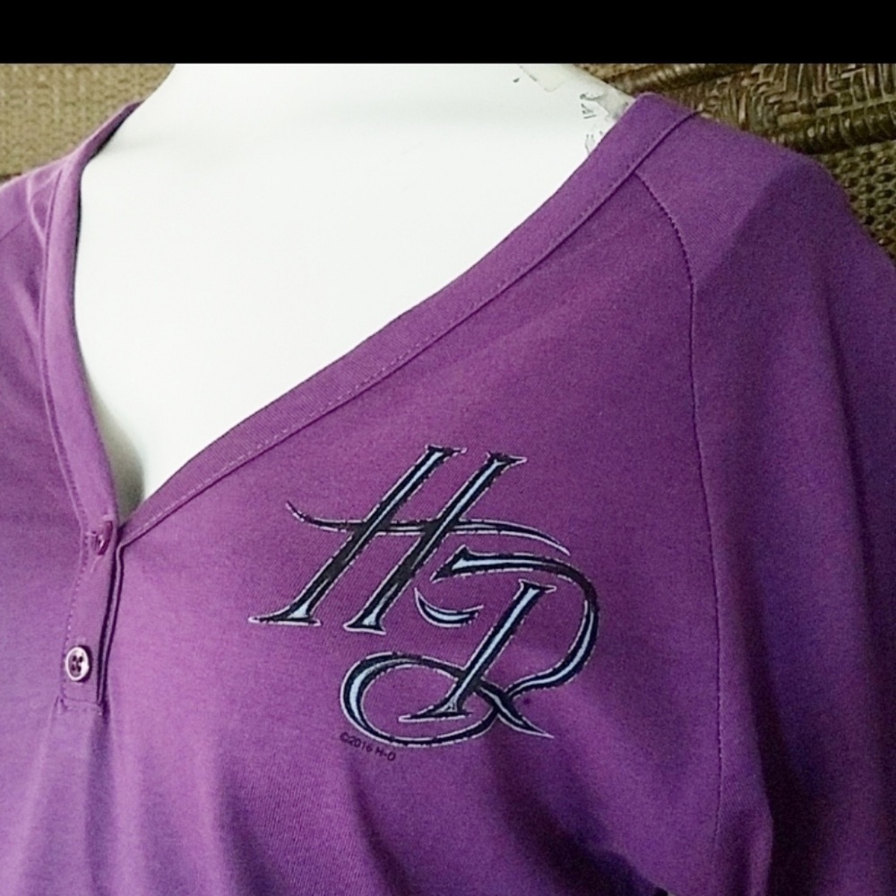 NWT!! Harley Henley keyhole thumb tshirt
